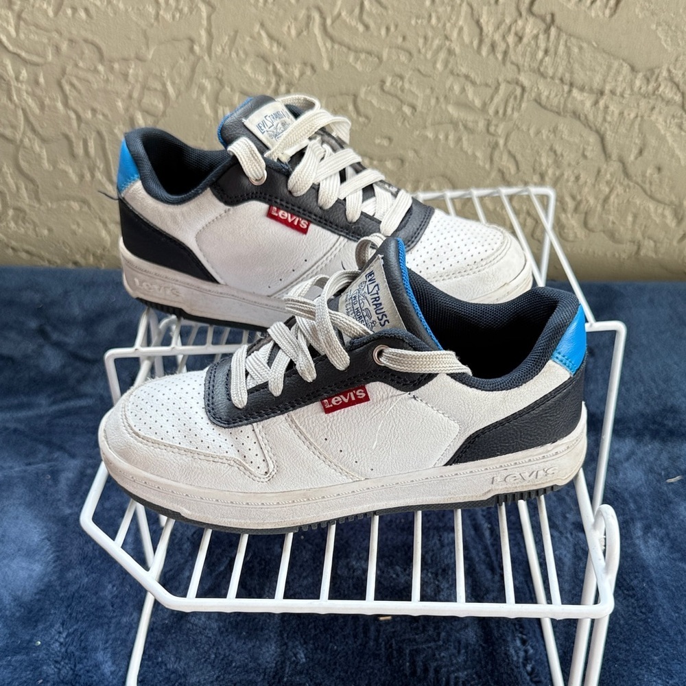 Levi's Kids Sneakers Size 13M Retro Inspired Low Top Design Little Boy or Girl